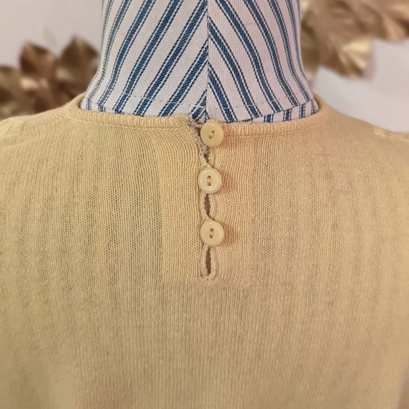 Vintage Cashmere Buttery Soft Scottish Gold Yellow Sweater - Picture 9 of 11